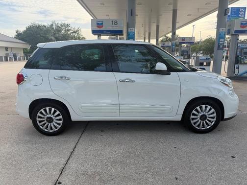 White 2014 FIAT 500L Easy