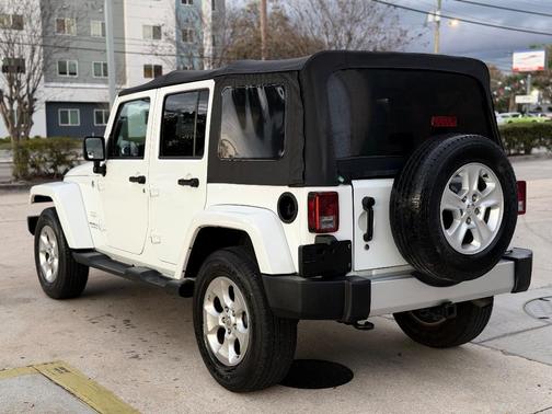 Bright White Clearcoat 2015 Jeep Wrangler Unlimited Sahara