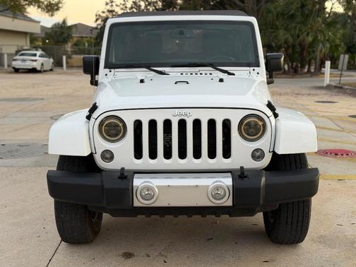 Bright White Clearcoat 2015 Jeep Wrangler Unlimited Sahara SUV