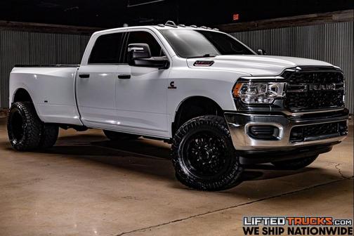 2024 RAM 3500 Tradesman Crew Cab 4x4 8' Box