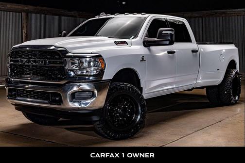 2024 RAM 3500 Tradesman Crew Cab 4x4 8' Box