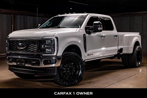 Star White Metallic Tri-Coat 2024 Ford F-350 Lariat