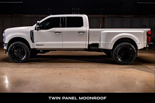 Star White Metallic Tri-Coat 2024 Ford F-350 Lariat