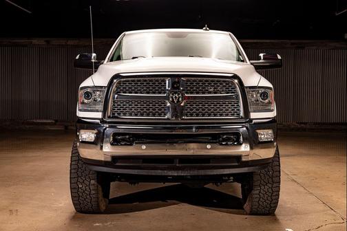 2018 RAM 2500 Laramie Crew Cab 4x4 6'4' Box