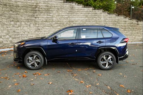 2025 Toyota RAV4 Hybrid SE