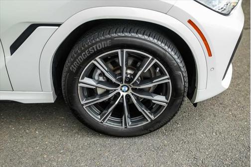 2022 BMW X6 xDrive40i