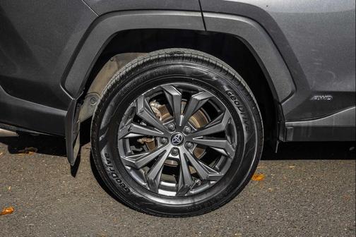 2024 Toyota RAV4 Hybrid XLE Premium