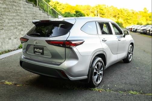 2025 Toyota Highlander XLE