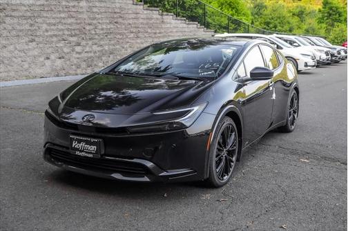 2025 Toyota Prius L