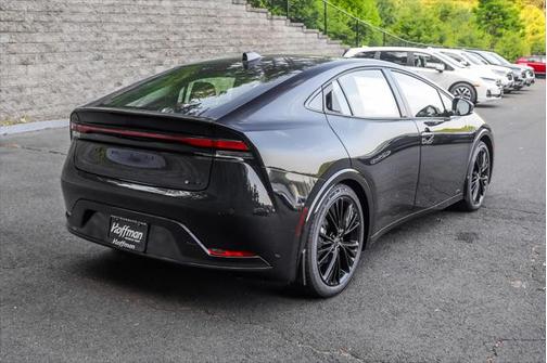 2025 Toyota Prius L