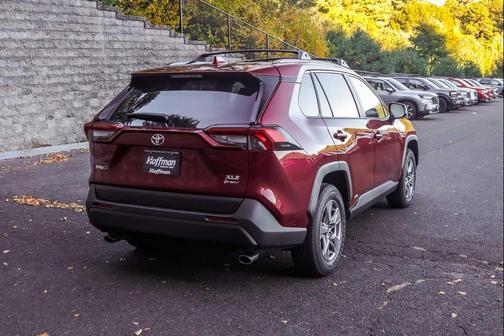 2025 Toyota RAV4 Hybrid XLE