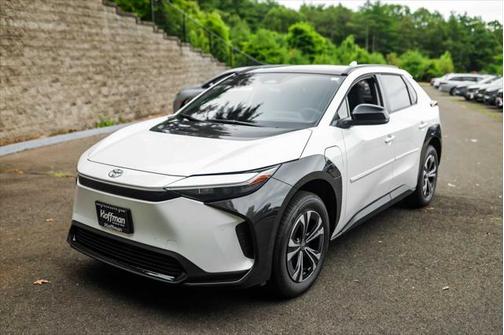 2025 Toyota bZ4X XLE