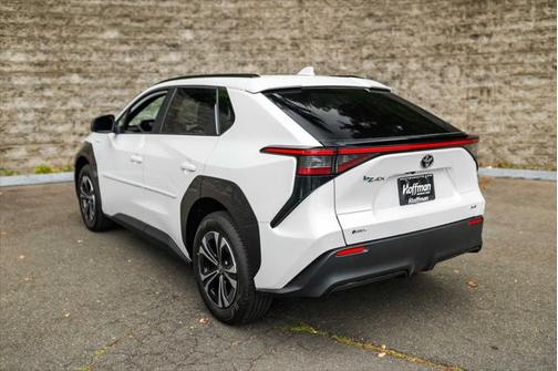 2025 Toyota bZ4X XLE