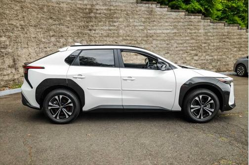 2025 Toyota bZ4X XLE