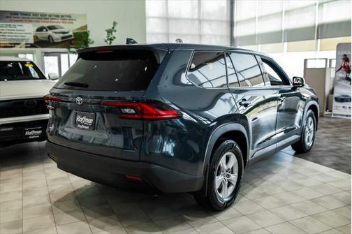 2025 Toyota Highlander LE