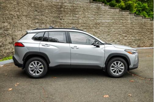 2025 Toyota Corolla Cross LE