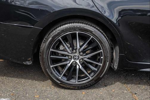 Midnight Black Metallic 2024 Toyota Camry SE