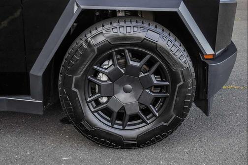 2024 Tesla Cybertruck Cyberbeast