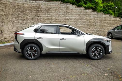 2025 Toyota bZ4X XLE
