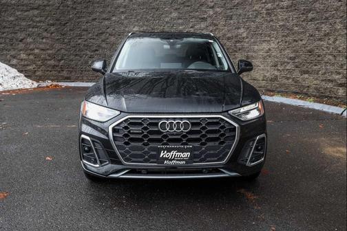 Mythos Black Metallic 2023 Audi Q5 45 S line Premium Plus