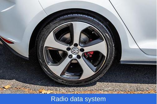 Pure White 2016 Volkswagen Golf GTI 2.0T SE 4-Door