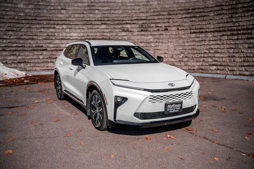 2025 Toyota Crown Signia XLE