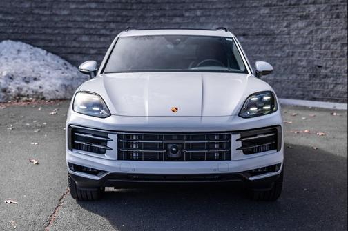 Carrara White Metallic 2024 Porsche Cayenne Cayenne