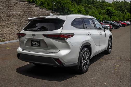 2025 Toyota Highlander XLE