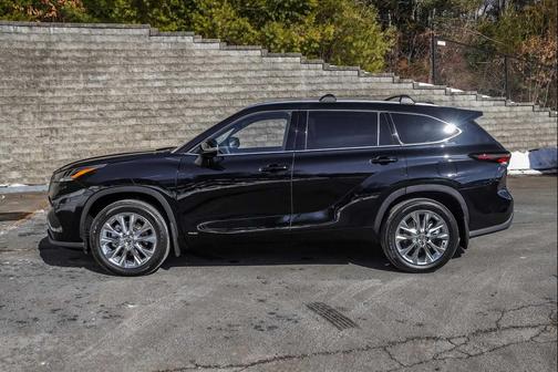 2026 Toyota Highlander Hybrid Limited