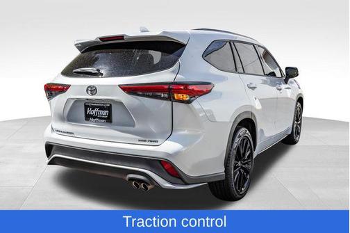 Wind Chill Pearl 2023 Toyota Highlander XSE