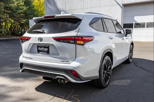 Wind Chill Pearl 2023 Toyota Highlander XSE