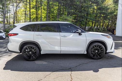 Wind Chill Pearl 2023 Toyota Highlander XSE