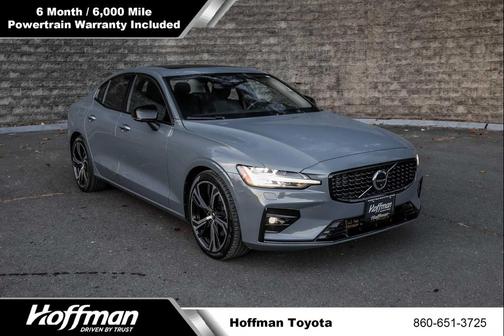 2023 Volvo S60 B5 Plus Dark Theme