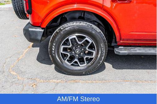 Hot Pepper Red Metallic Tinted Clearcoat 2023 Ford Bronco Outer Banks