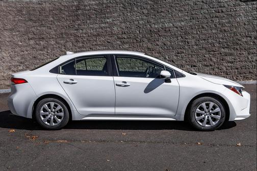 Ice Cap 2023 Toyota Corolla LE