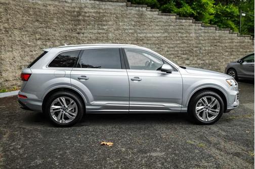 2022 Audi Q7 55 Premium Plus