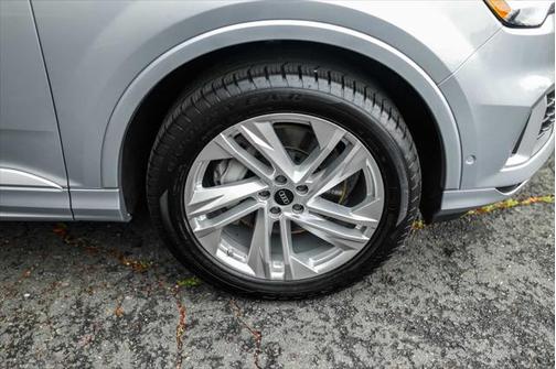 2022 Audi Q7 55 Premium Plus