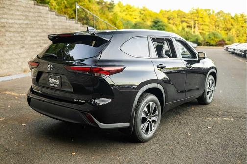 2025 Toyota Highlander XLE
