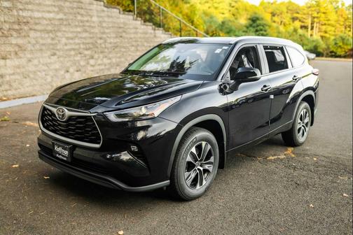 2025 Toyota Highlander XLE