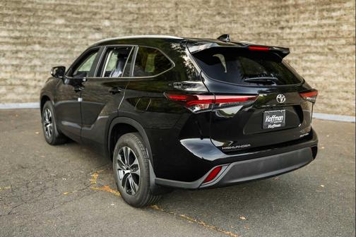 2025 Toyota Highlander XLE
