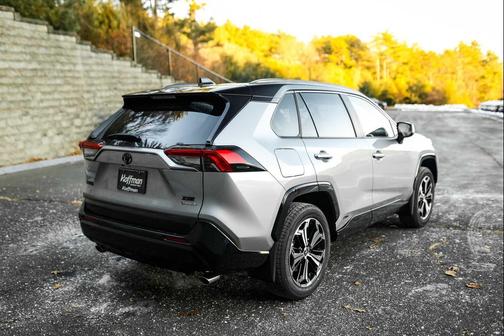 2025 Toyota RAV4 Hybrid SE