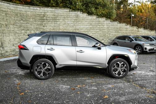 2025 Toyota RAV4 Hybrid SE