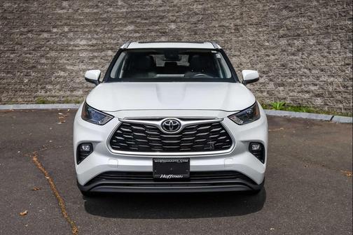 Wind Chill Pearl 2023 Toyota Highlander XLE