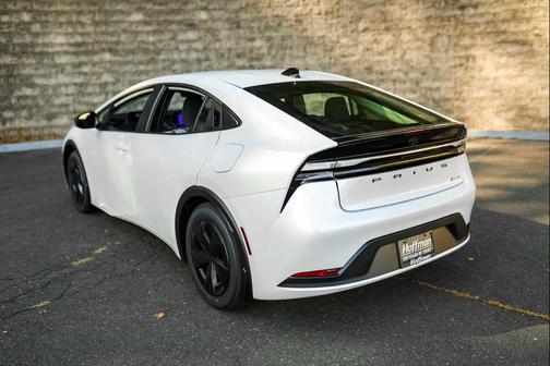 2026 Toyota Prius Plug-In Hybrid SE