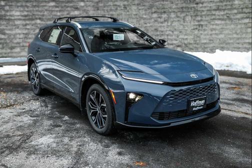 2025 Toyota Crown Signia XLE