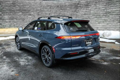 2025 Toyota Crown Signia XLE