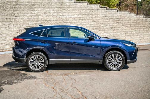 2022 Toyota Venza XLE