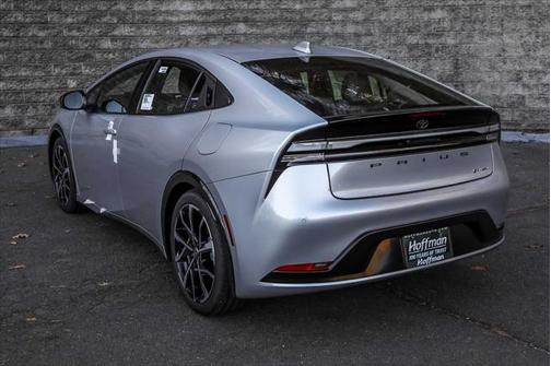 2025 Toyota Prius L