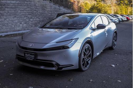 2025 Toyota Prius L
