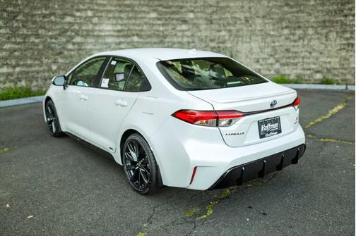 2025 Toyota Corolla Hybrid SE